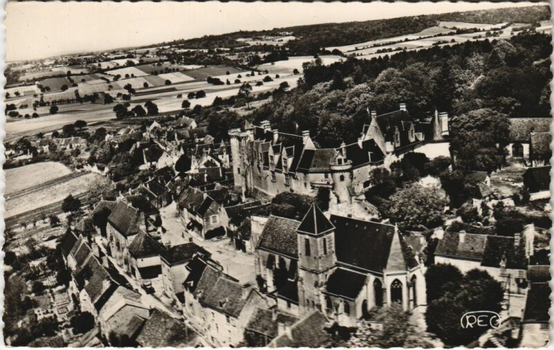 Carte postale ancienne Pallau s Indre L'Eglise et le Chateau France