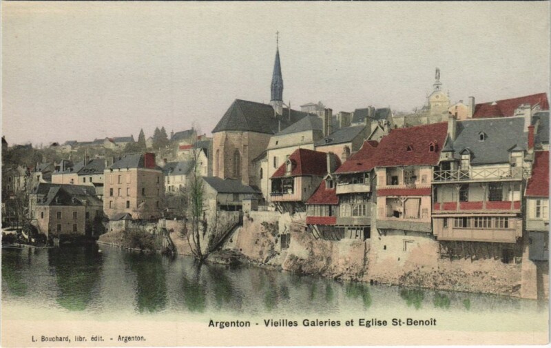 Carte postale ancienne Argenton Vieilles Galeries et Eglise France
