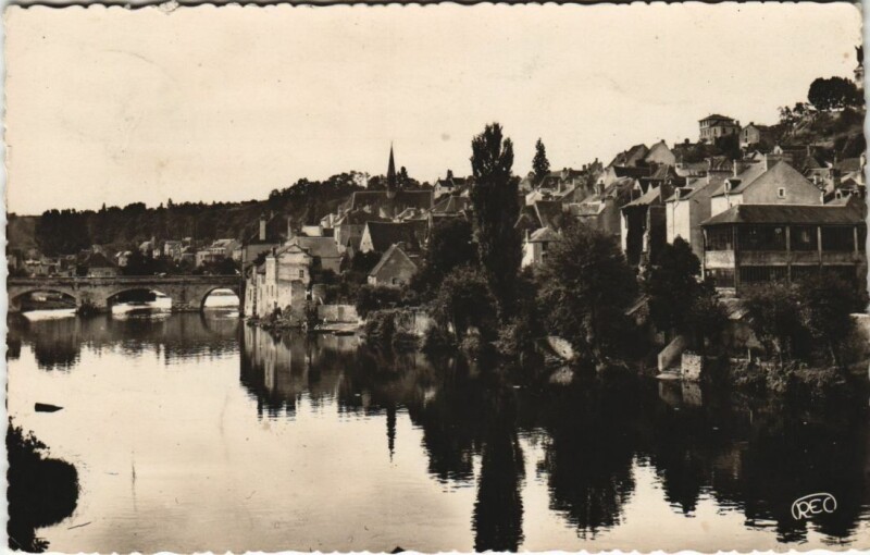 Carte postale ancienne Argenton-Sur-Creuse Le Vieux Pont France à Argenton-sur-Creuse