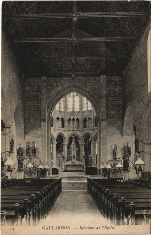 Carte postale ancienne Gallardon Interieur de l'Eglise à Gallardon