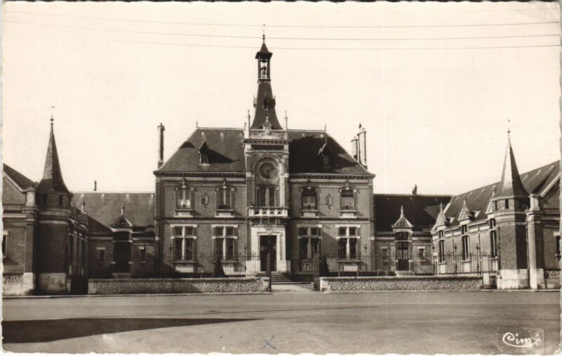 Carte postale ancienne Brou Hotel de Ville