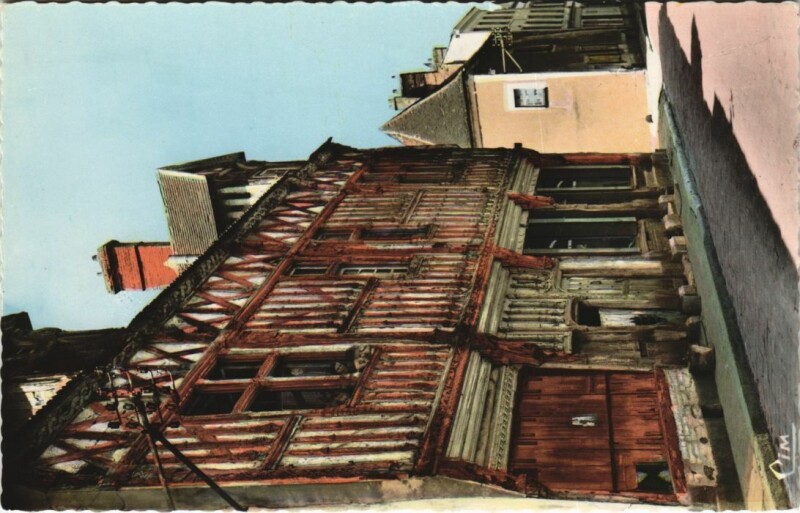 Carte postale ancienne Gallardon La Maison de Bois à Gallardon