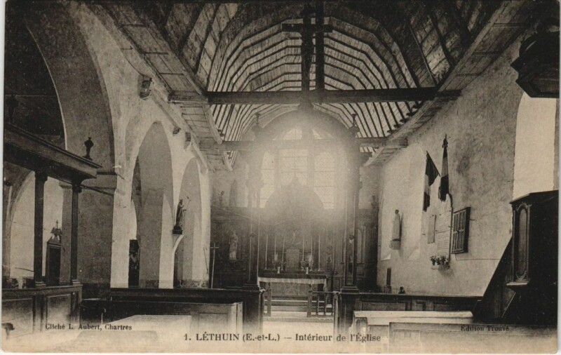 Carte postale ancienne Lethuin Interieur de l'Eglise