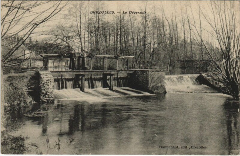 Carte postale ancienne Brezolles Le Deversoir à Brezolles