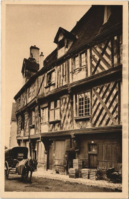 Carte postale ancienne Chartres La Maison du Saumon à Chartres