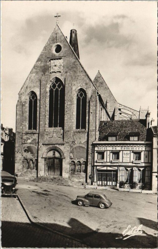 Carte postale ancienne Gallardon L'Eglise Saint-Pierre à Gallardon