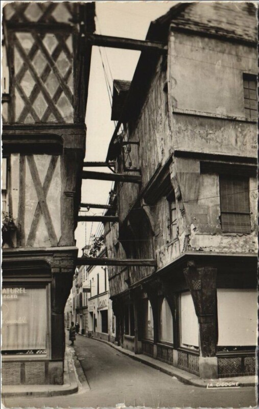 Carte postale ancienne Dreux Maison du Xv. Siecle - Rue Illiers à Dreux