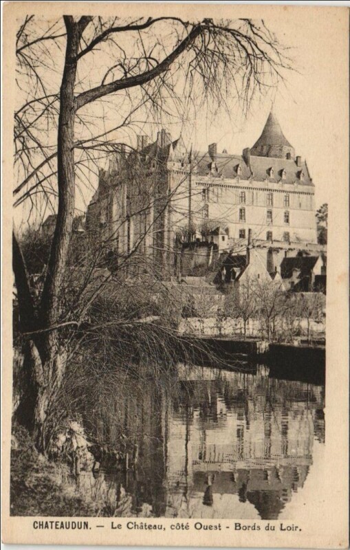 Carte postale ancienne Chateaudun Le Chateau - Cote Ouest - Bords du Loir