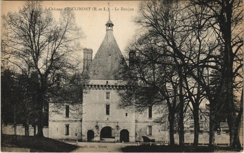 Carte postale ancienne Chateau d'Esclimont - Le Donjon