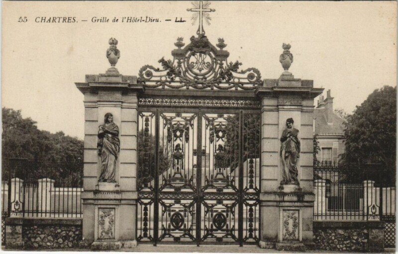 Carte postale ancienne Chartres Grille de l'Hotel-Dieu à Chartres