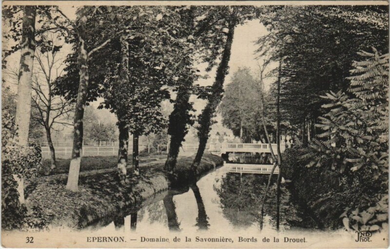 Carte postale ancienne Epernon Domaine de Savonniere - Bords de la Drouet