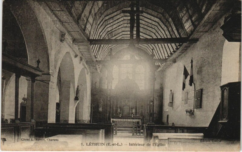 Carte postale ancienne Lethuin Interieur de l'Eglise