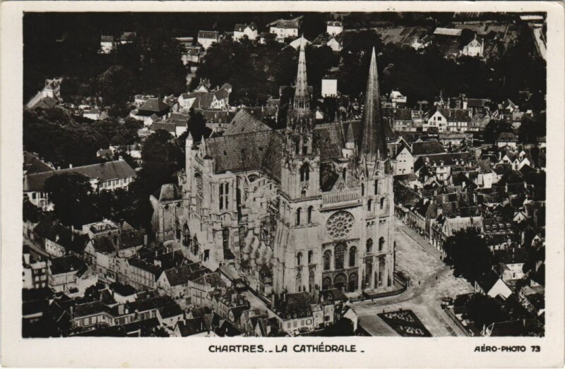 Carte postale ancienne Chartres La Cathedrale à Chartres