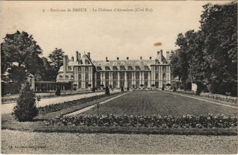 Carte postale ancienne Dreux Environs - Le Chateau d'Abondant - Cote Est à Abondant