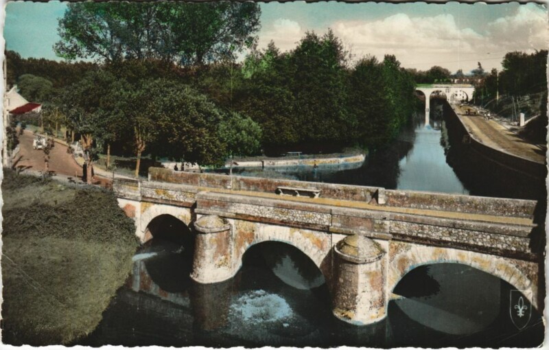 Carte postale ancienne Bonneval Le Pont du Moulin à Bonneval
