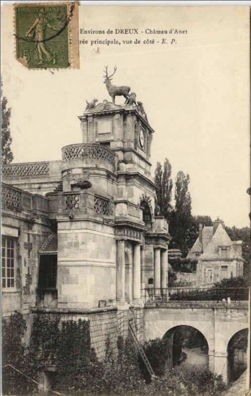Carte postale ancienne Anet Chateau d'Anet - Entree Principale - Vue du Cote