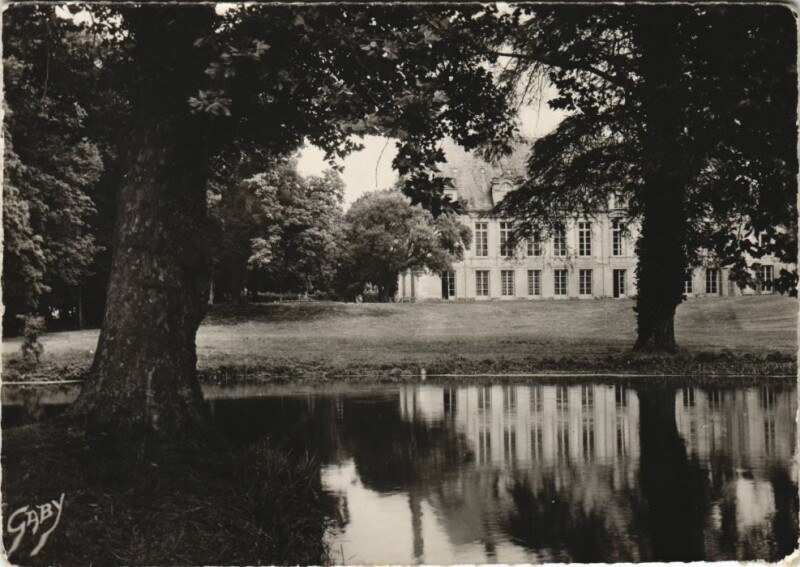 Carte postale ancienne Chateau d'Anet Les Bords de l'Eure dans le Parc France