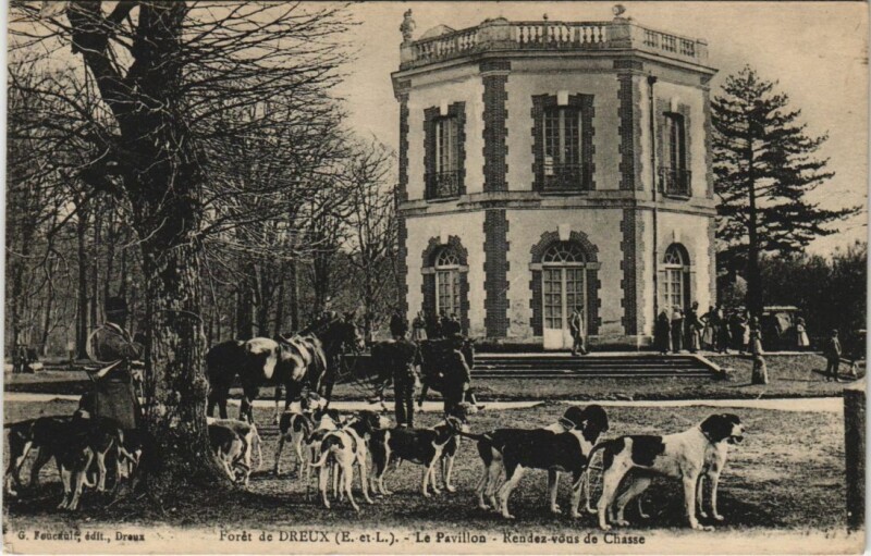 Carte postale ancienne Dreux Le Pavillon France à Dreux