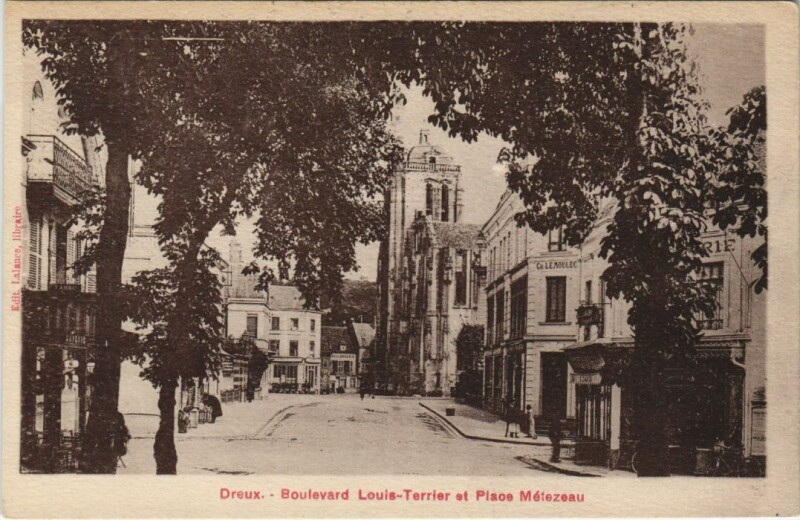 Carte postale ancienne Dreux Boulevard Louis-Terrier France à Dreux