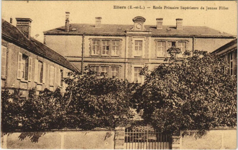 Carte postale ancienne Illiers Ecole Primaire Superieure France