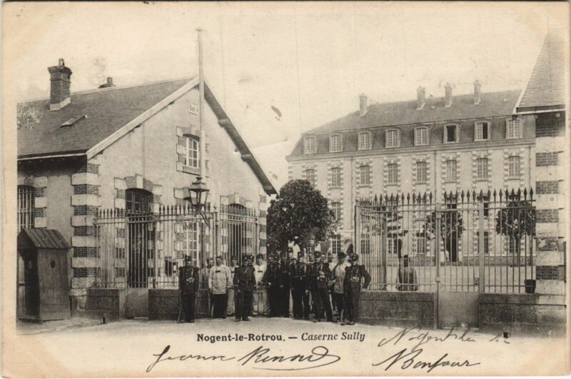 Carte postale ancienne Nogent-le-Rotrou Caserne Sully France à Nogent-le-Rotrou