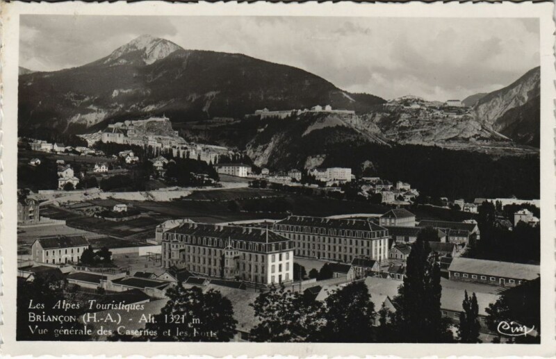 Carte postale ancienne Briancon Vue Generale des Casernes France