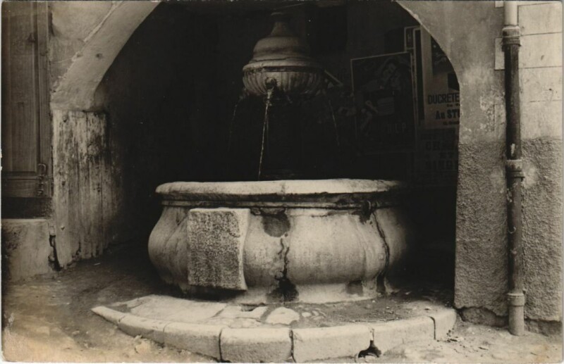 Carte postale ancienne Briancon La Fontaine des Soupirs France