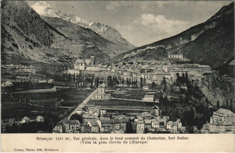 Carte postale ancienne Briancon Vue Generale, dans le fond France