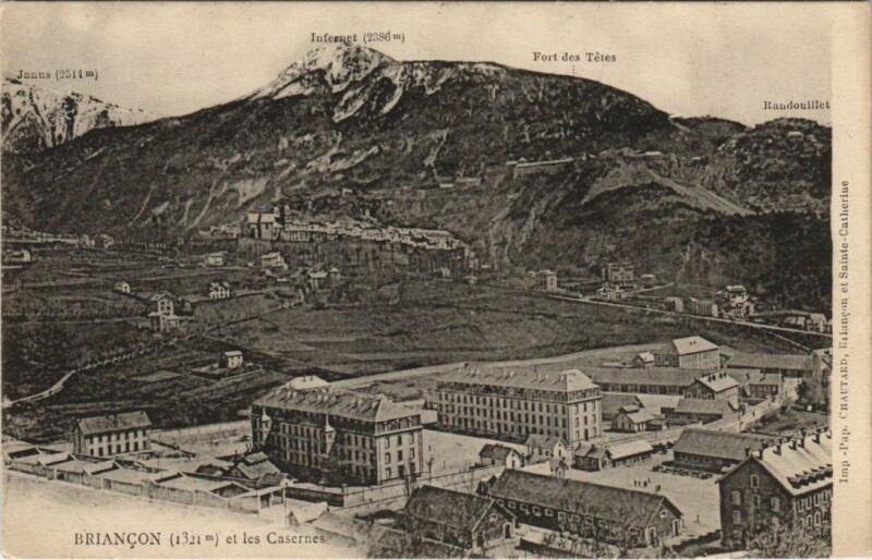 Carte postale ancienne Briancon et les Casernes France