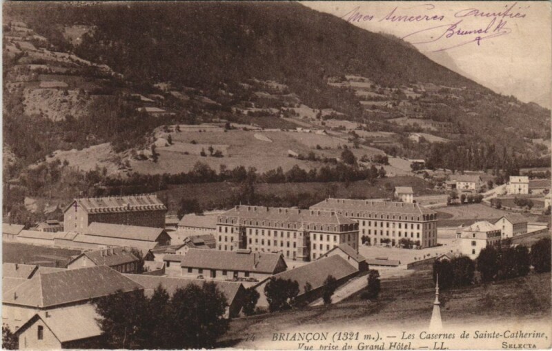 Carte postale ancienne Briancon Les Casernes de Sainte-Catherine France