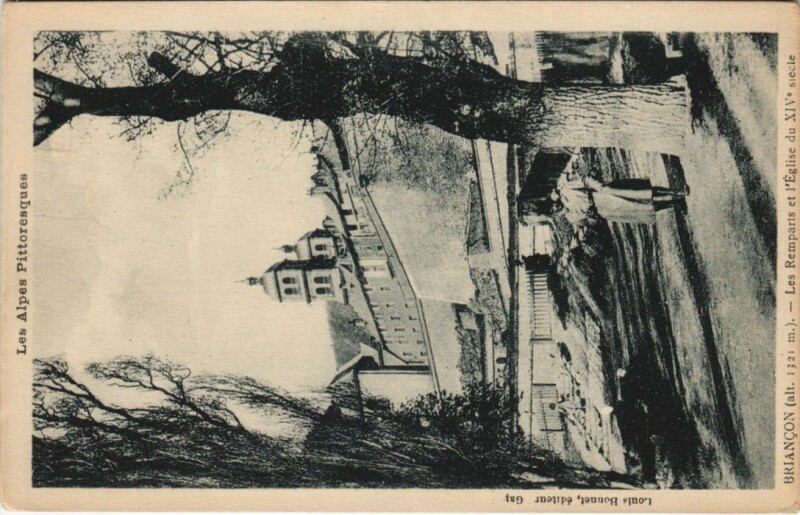 Carte postale ancienne Briancon Les Remparts et l'Eglise France
