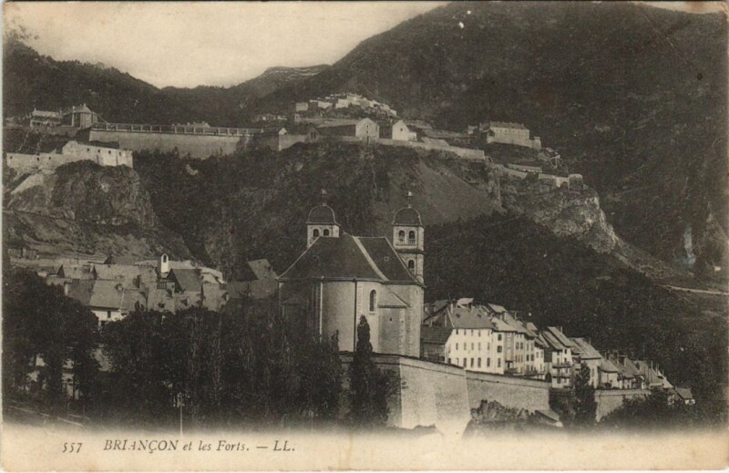 Carte postale ancienne Briancon et les Forts France