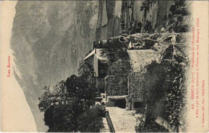 Carte postale ancienne Embrun Promenade de l'Archeveche France à Embrun