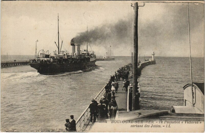 Carte postale ancienne Boulogne-sur-Mer - Le Paquebot Victoria Ships