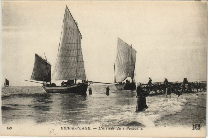 Carte postale ancienne Berck-Plage - L'Arrivee du Pichon Ships