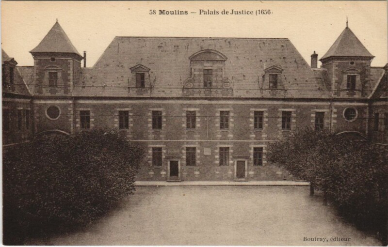 Carte postale ancienne Moulins Palais de Justice à Moulins