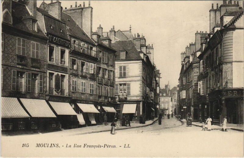 Carte postale ancienne Moulins Rue Francois Peron à Moulins
