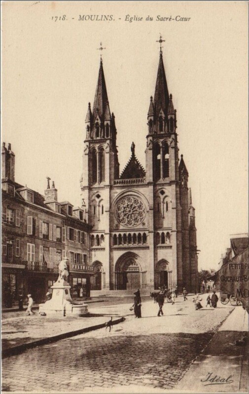 Carte postale ancienne Moulins Eglise du Sacre Coeur à Moulins