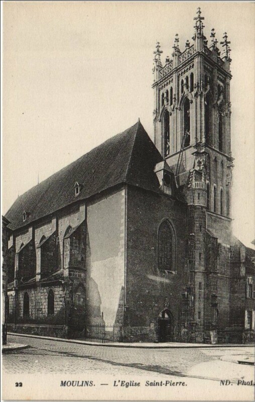 Carte postale ancienne Moulins Eglise Saint-Pierre à Moulins