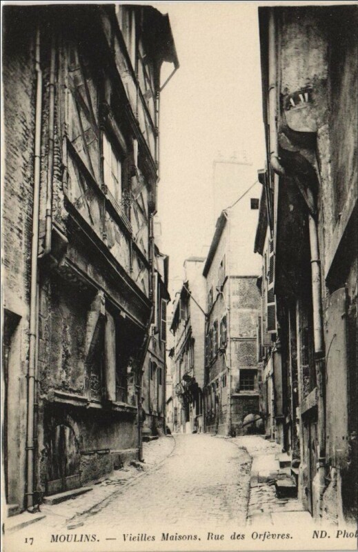 Carte postale ancienne Moulins Rue des Orfevres à Moulins