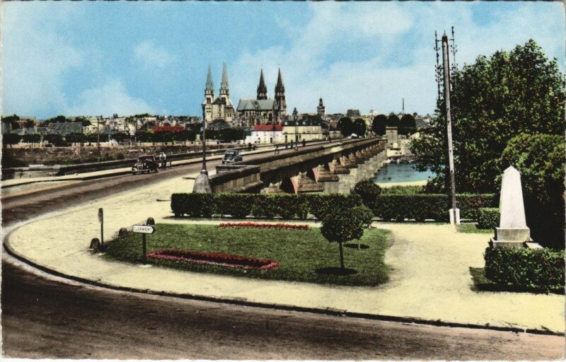 Carte postale ancienne Moulins Pont Regemortes à Moulins