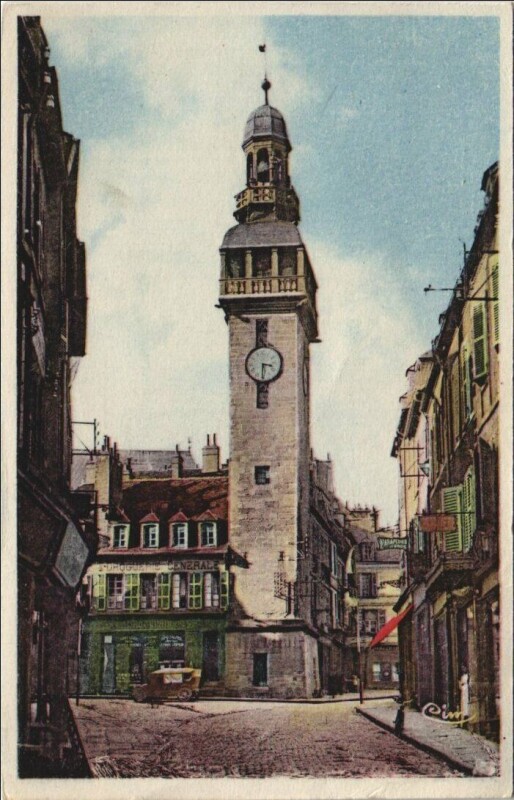 Carte postale ancienne Moulins Tour Jacquemart à Moulins