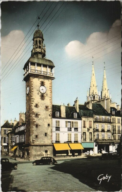 Carte postale ancienne Moulins Tour Jacquemart à Moulins