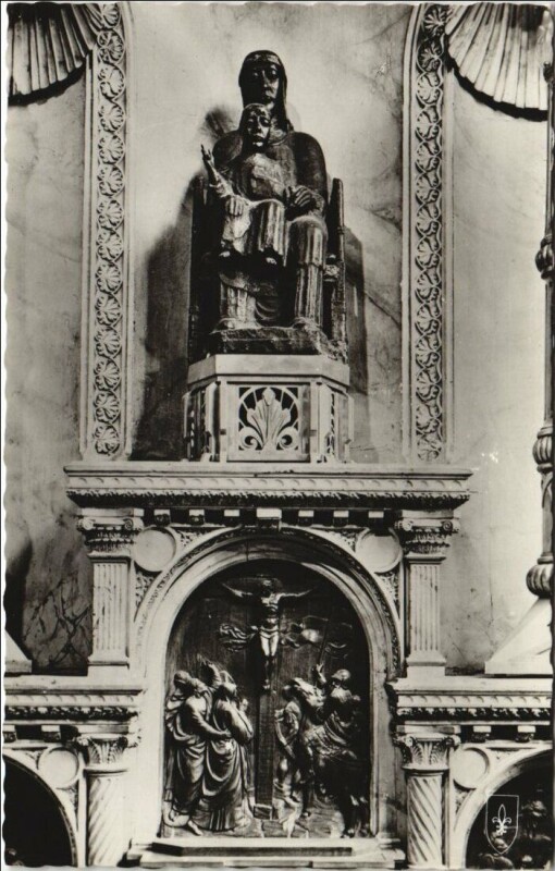 Carte postale ancienne Moulins Interieur de la Cathedrale ,Vierge Noire à Moulins