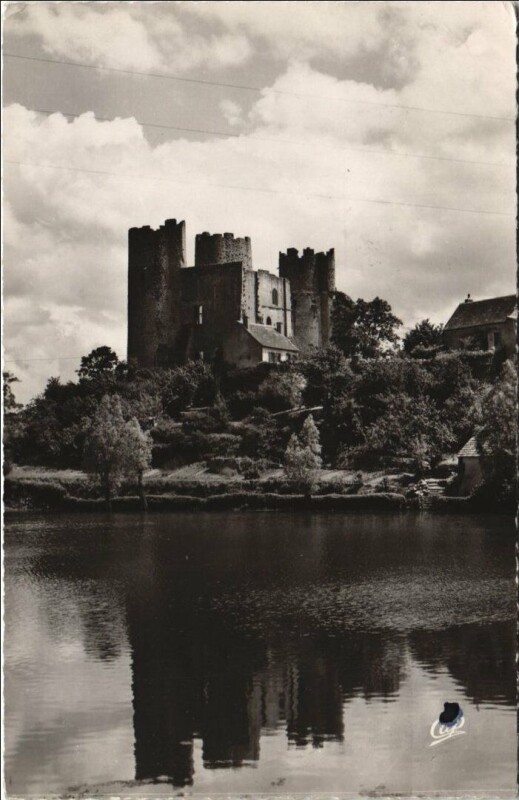 Carte postale ancienne Bourbon-l'Archambault Le Chateau à Bourbon-l'Archambault