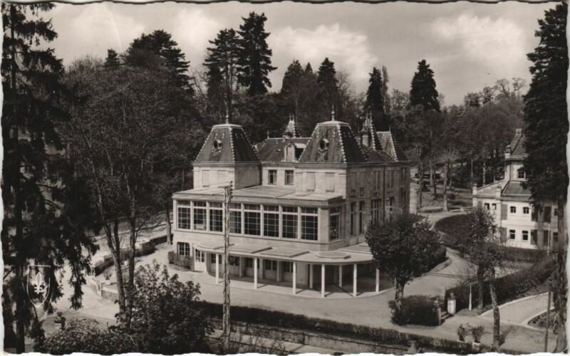 Carte postale ancienne Bourbon-l'Archambault Le Casino à Bourbon-l'Archambault