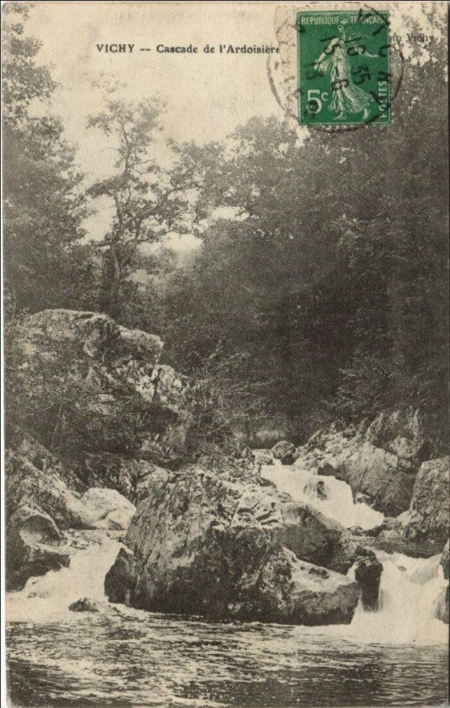 Carte postale ancienne Vichy Cascadede l'Ardoisiere à Vichy