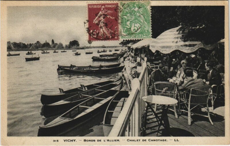 Carte postale ancienne Vichy Bords de l'Allier, Chalet de Canotage à Vichy