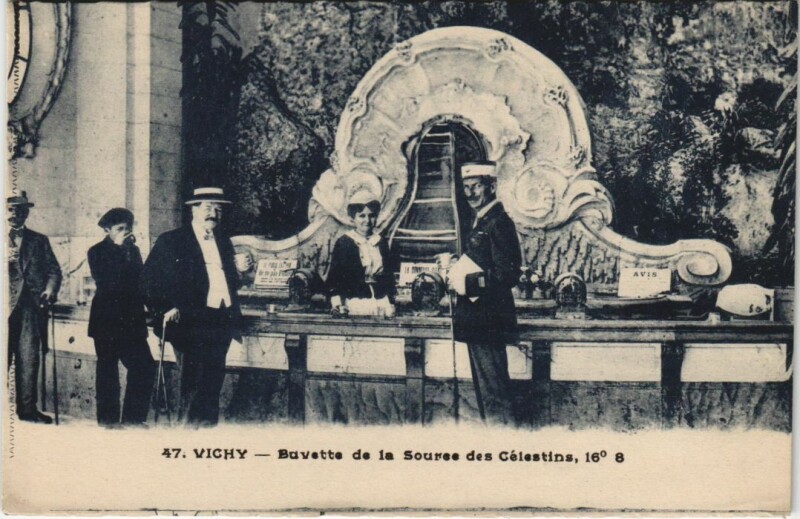 Carte postale ancienne Vichy Buvette de la Source des Celestins à Vichy