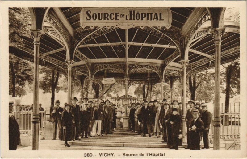 Carte postale ancienne Vichy Source Hopital à Vichy